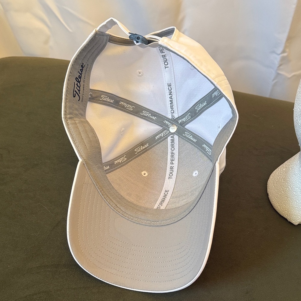 Titleist white Golf Cap - Picture 7 of 8